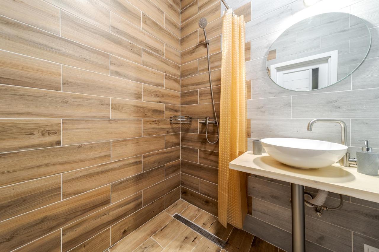 Inshiapartments On Popovycha Str リヴィウ エクステリア 写真